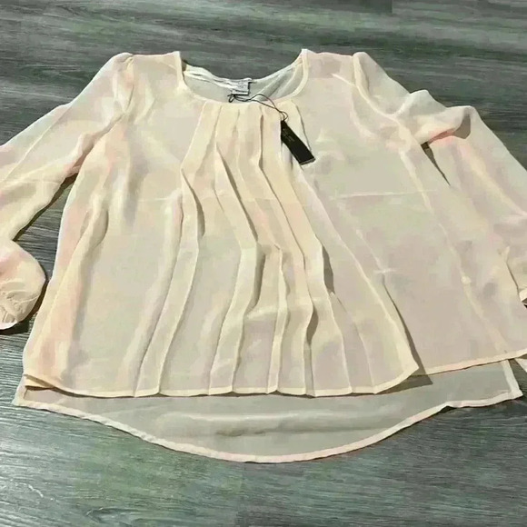 Michael Brandon sheer top - Picture 2 of 4